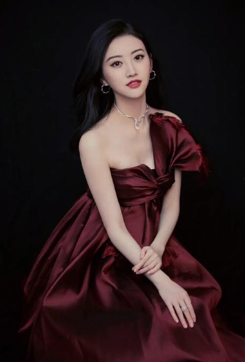 景甜知乎爆料视频大全,揭秘明星背后的故事